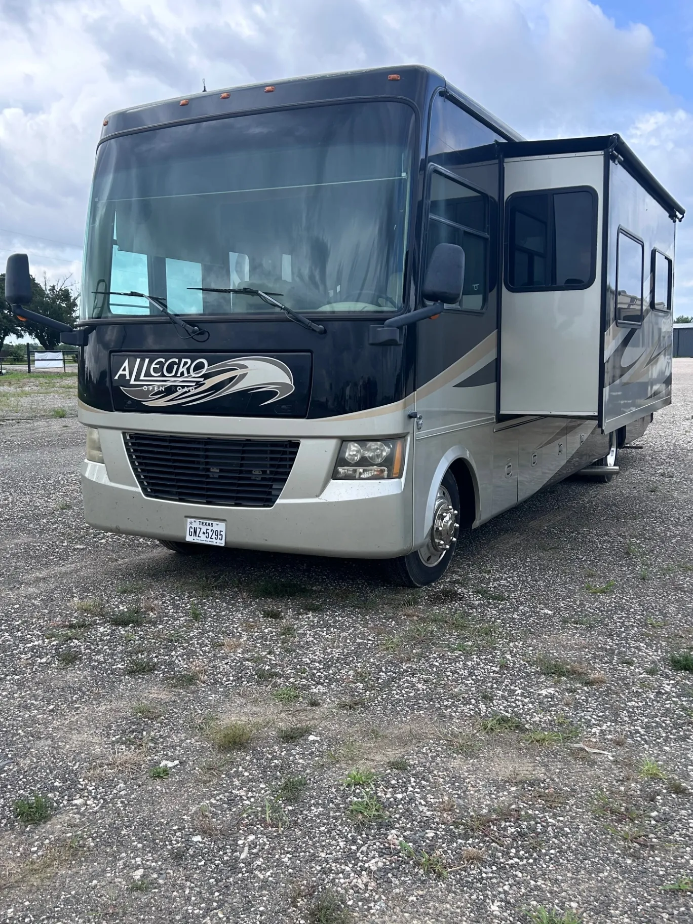2011 Tiffin Allegro Open Road Motorcoach