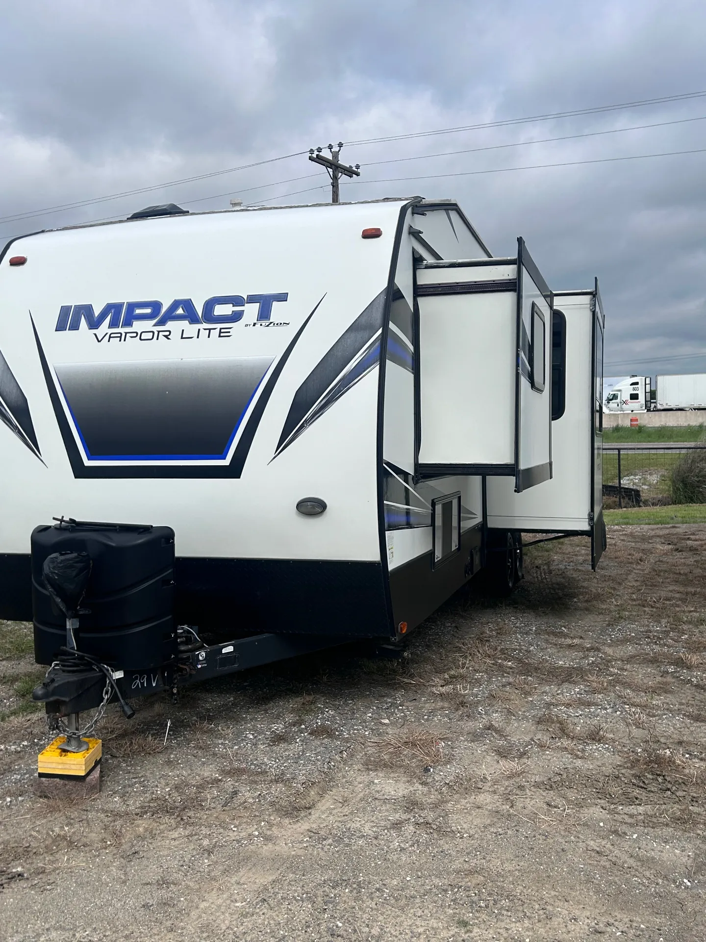 2019 Keystone Impact Vapor Lite 29V Toy Hauler
