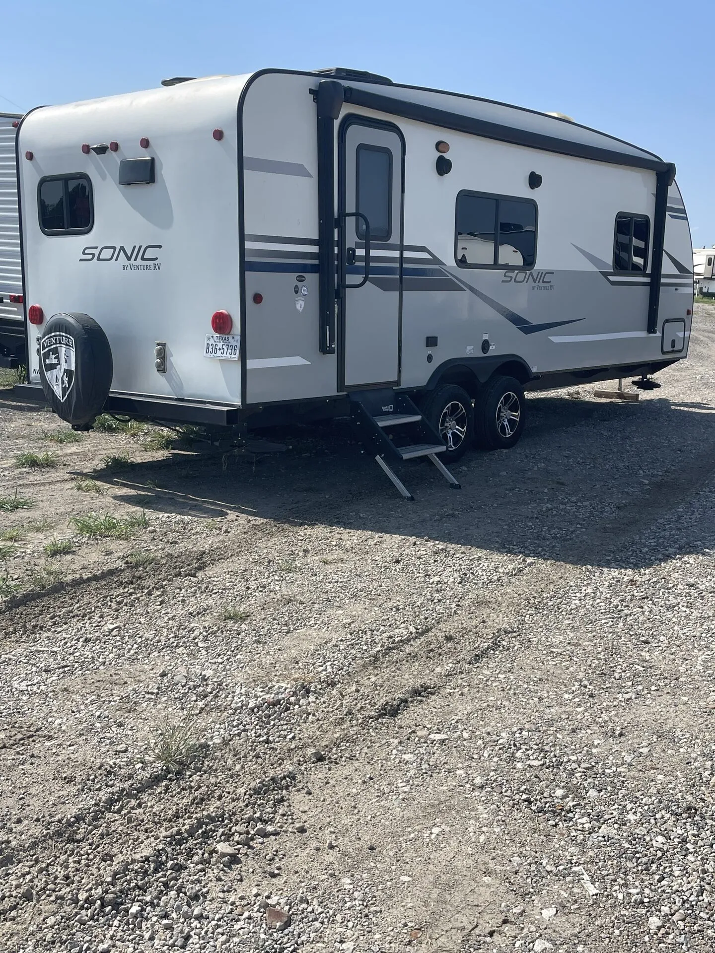 2020 Venture RV Sonic SN231VRK Travel Trailer